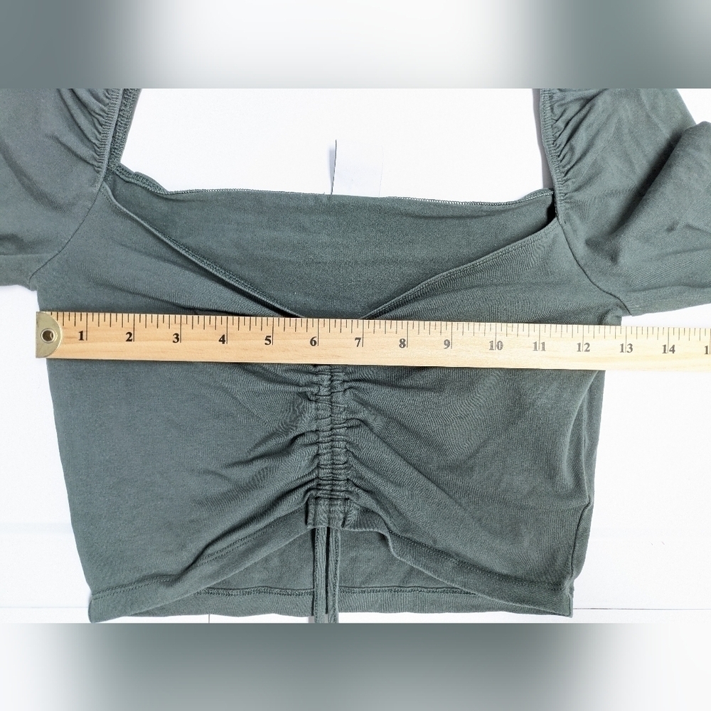 Aritzia TNA women's green long sleeves crop ruched top size XS - Picture 7 of 9